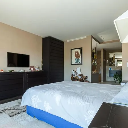 Villa En Domaine Prive Avec Piscine Chauffee - En Domaine Prive Avec Piscine Chauffee Mae-2023 Antibes