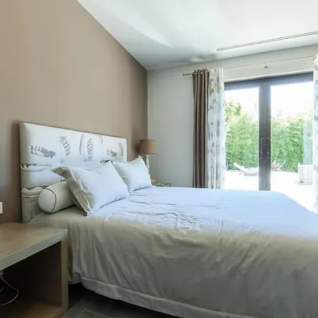 Villa Résidence En Domaine Privé Avec Piscine Chauffée - En Domaine Privé Avec Piscine Chauffée Mae-2023