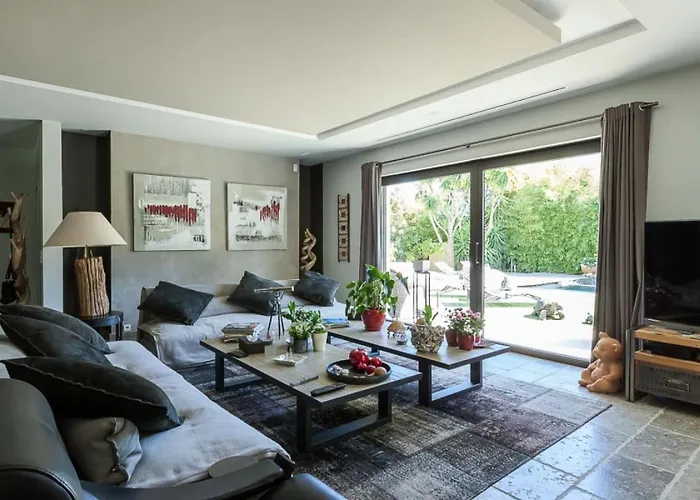 Villa En Domaine Prive Avec Piscine Chauffee - En Domaine Prive Avec Piscine Chauffee Mae-2023 *