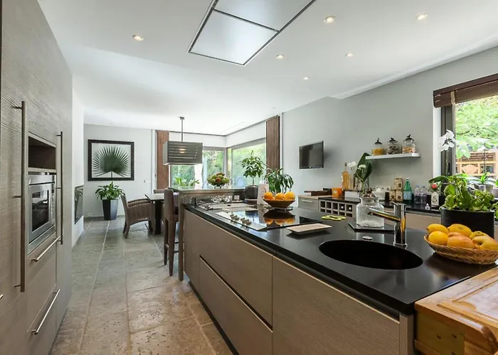 En Domaine Prive Avec Piscine Chauffee - En Domaine Prive Avec Piscine Chauffee Mae-2023 * Antibes