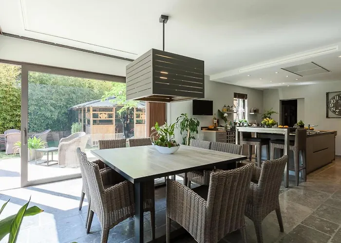 Villa En Domaine Prive Avec Piscine Chauffee - En Domaine Prive Avec Piscine Chauffee Mae-2023 *